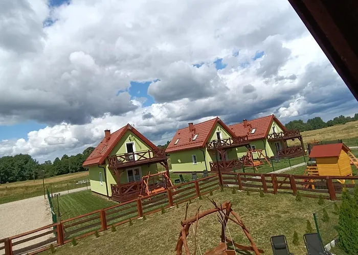 Zielona Ostoja - Domy Caloroczne Z Wlasna Linia Brzegowa